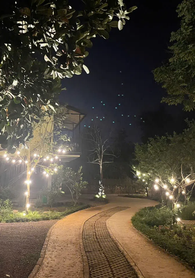https://cdn.kiotvietweb.vn/merchant/01721b2f35d6bc55d4752aab83d93127/cropped/1777116177/anh-Hotel-4.webp