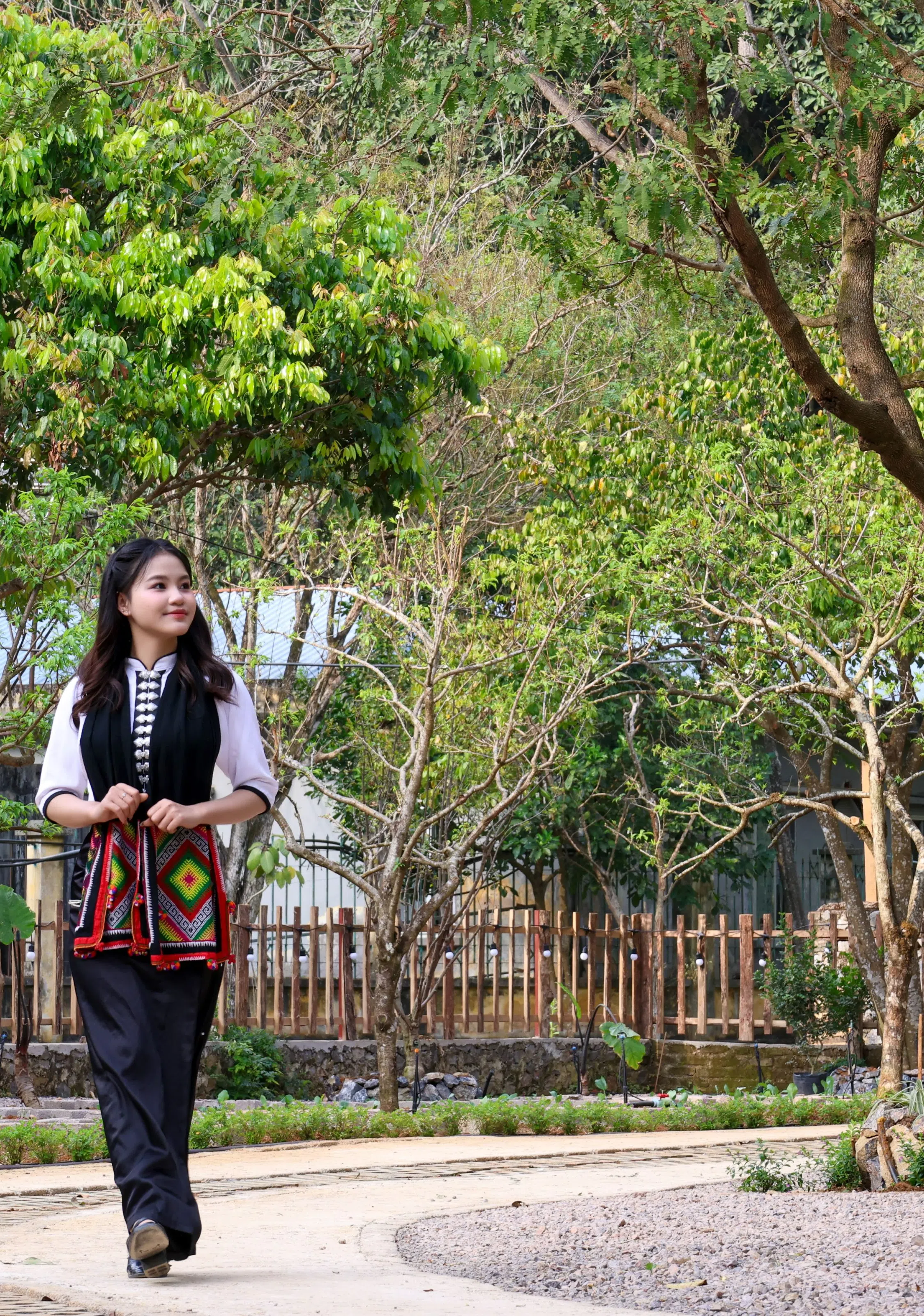 https://cdn.kiotvietweb.vn/merchant/01721b2f35d6bc55d4752aab83d93127/cropped/1777116363/anh-Hotel-6.webp