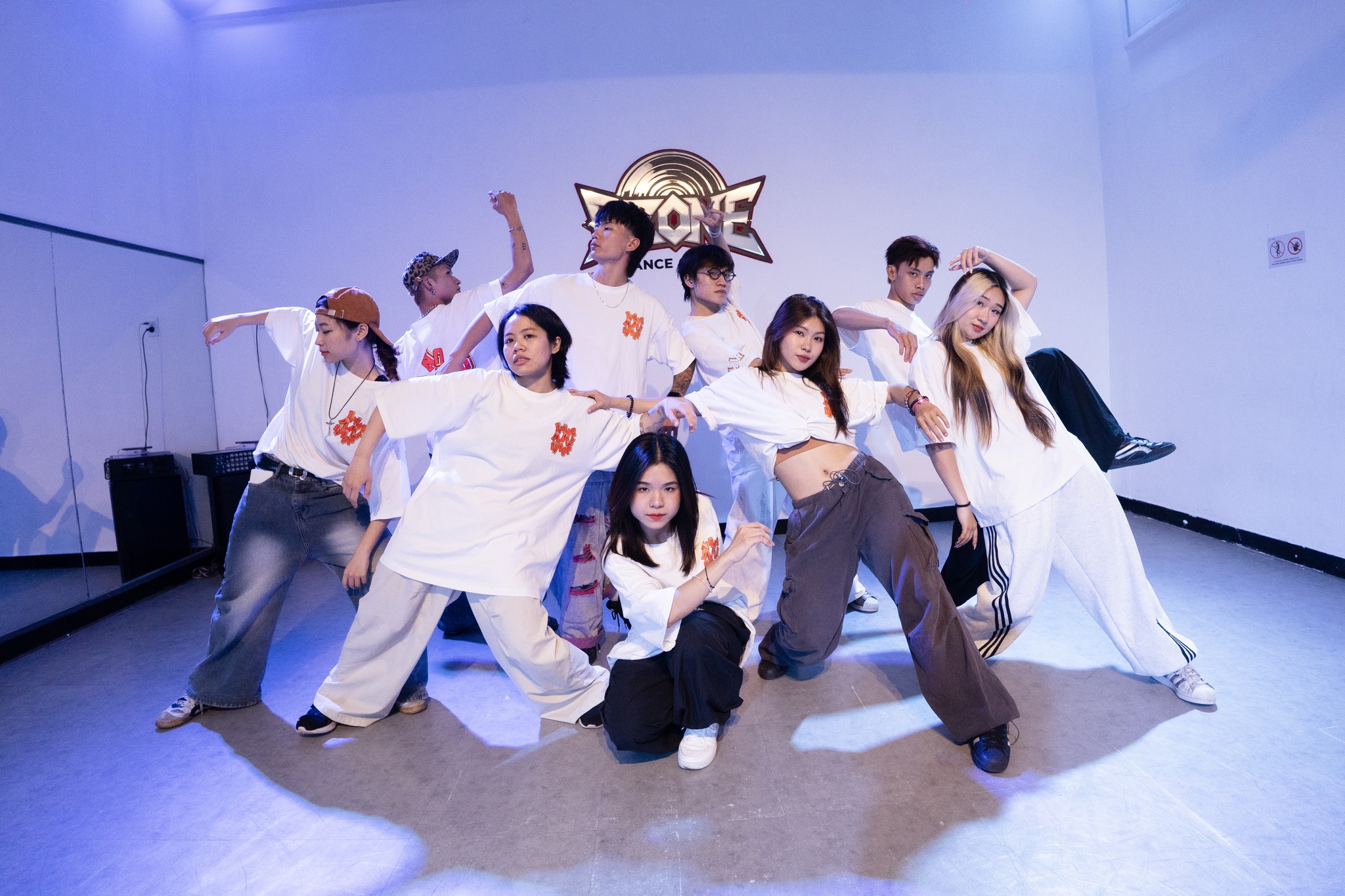 BZONE DANCE GROUP – TIÊN PHONG NGHỆ THUẬT ĐỘC BẢN