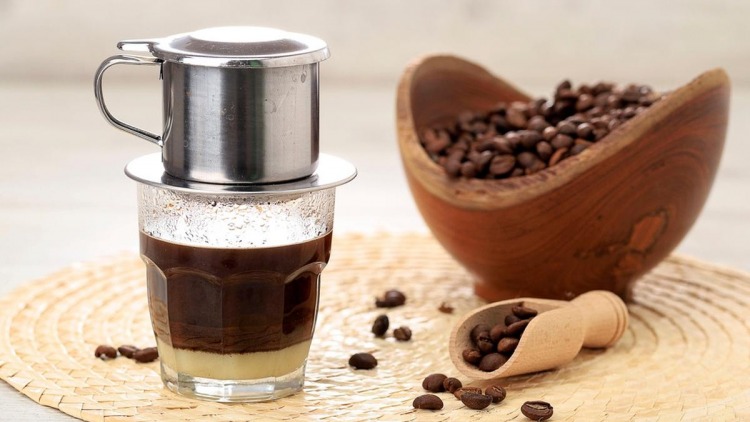 CÀ PHÊ NÀO CHO BẠN: "CÚ TÁT" TỈNH TÁO HAY "BẢN NHẠC" ÊM ĐỀM?