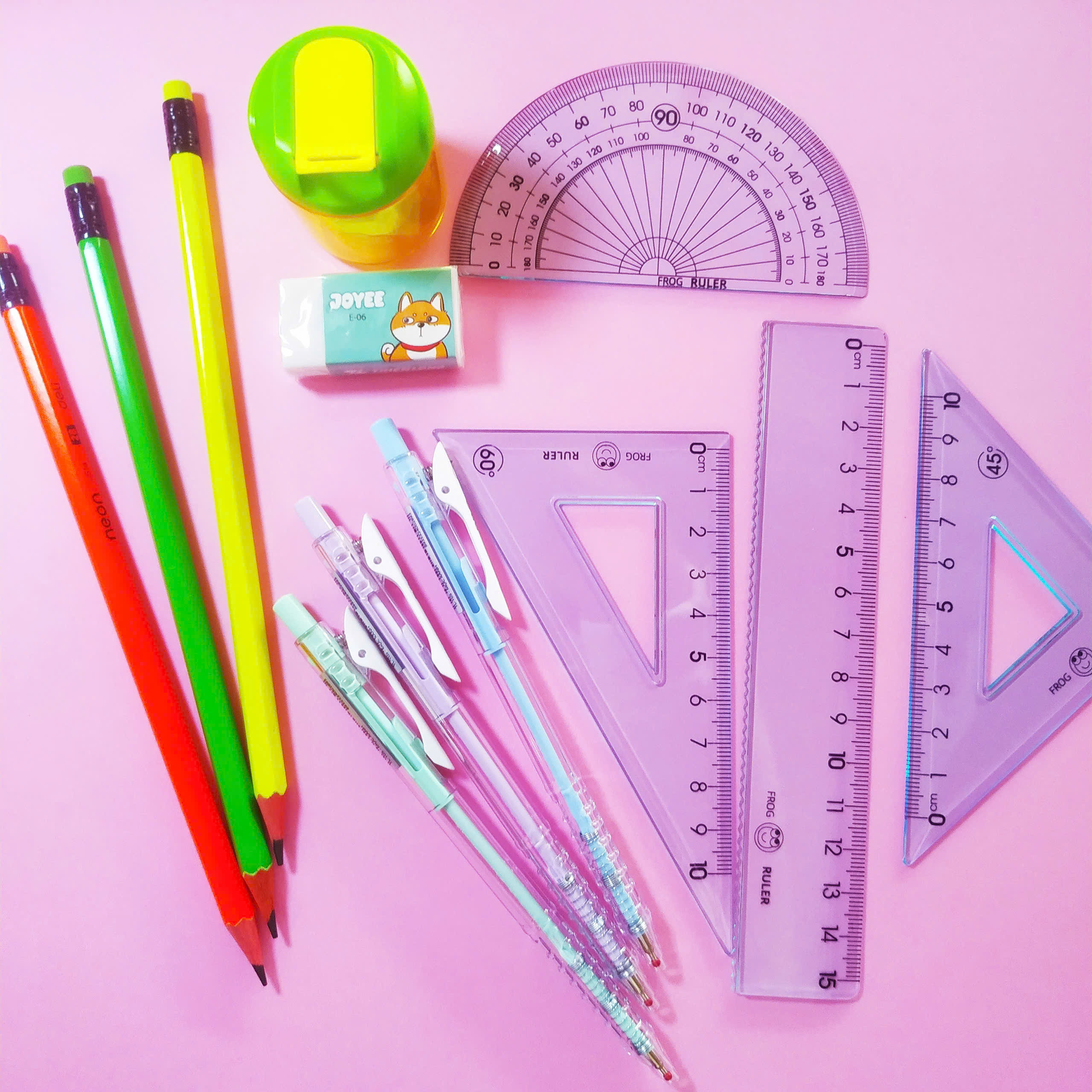 Checklist 10 món đồ cần chuẩn bị trước kỳ thi: Đừng để lỗi nhỏ làm mất điểm lớn!