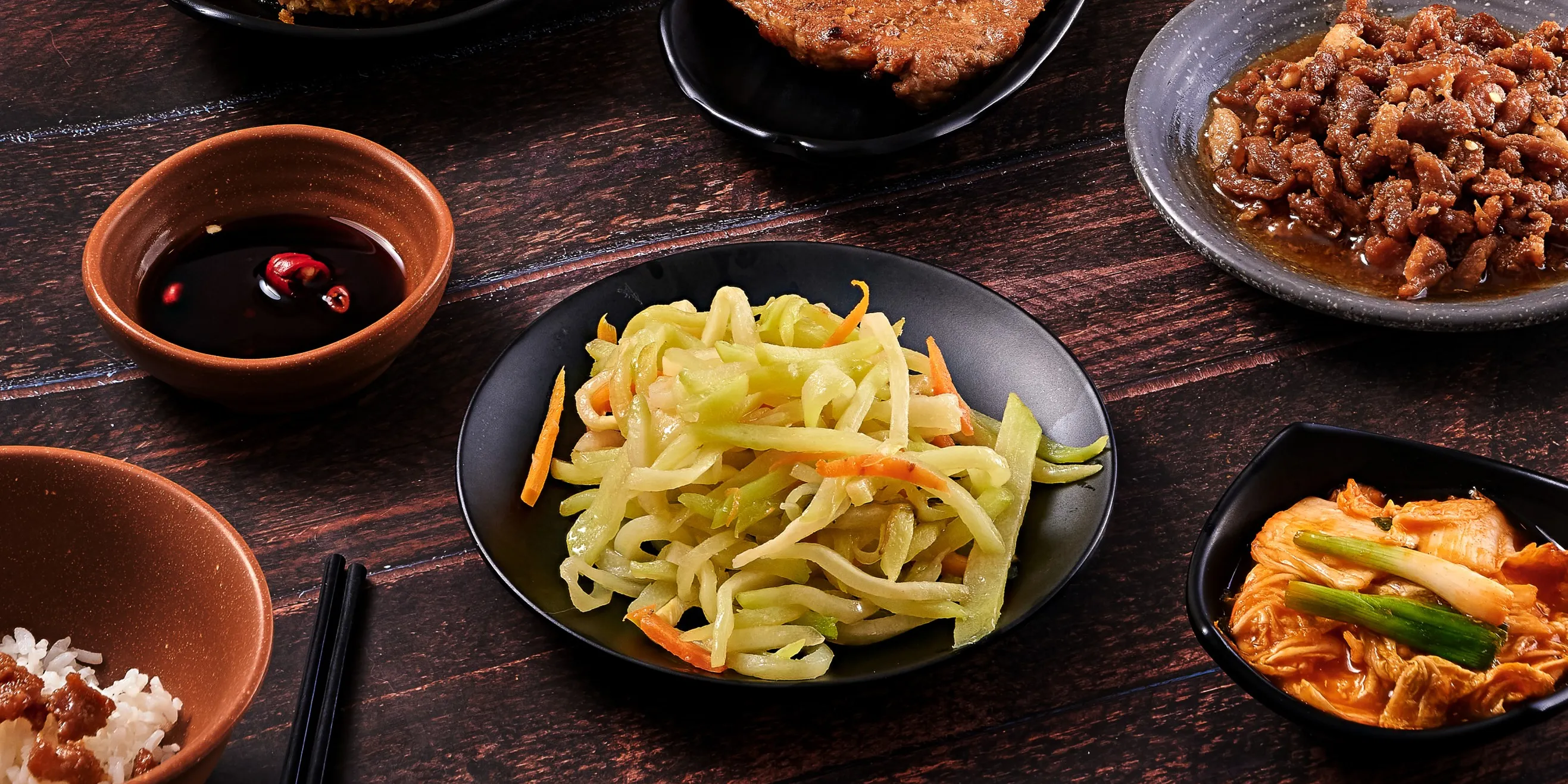 https://cdn.kiotvietweb.vn/merchant/5c3fab3f46f857ee641401a3c10b0432/cropped/1730446524/crop-file.webp
