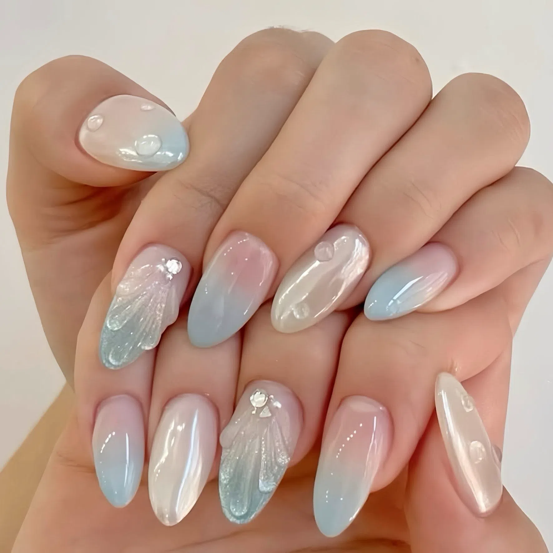 https://cdn.kiotvietweb.vn/merchant/e388752539ae662490a2329798bfe4cb/cropped/1759822500/anh-Salon-8.webp