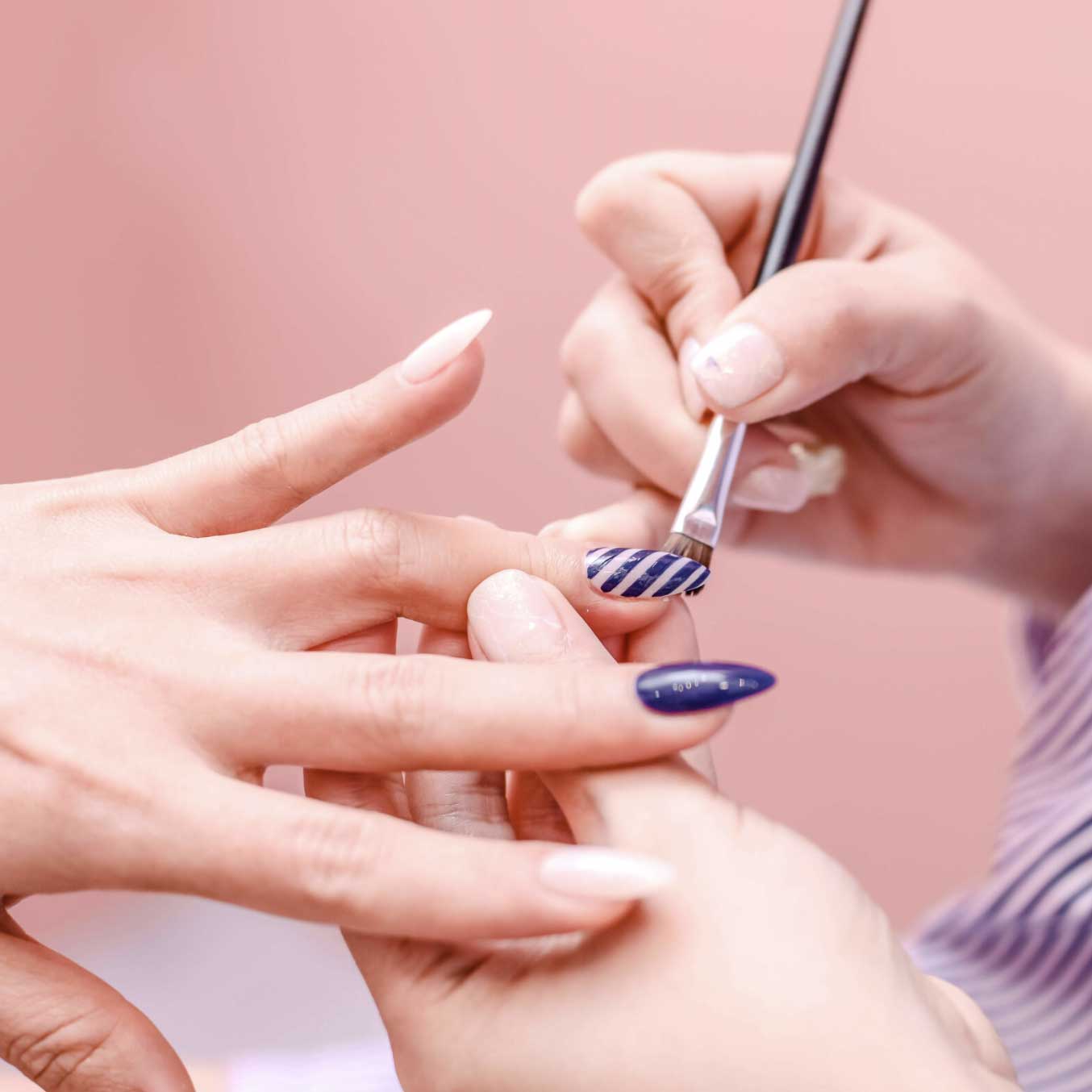 Top Mẫu Nail Đẹp Mê Mẩn – Xu Hướng Nail Thu Đông 2025